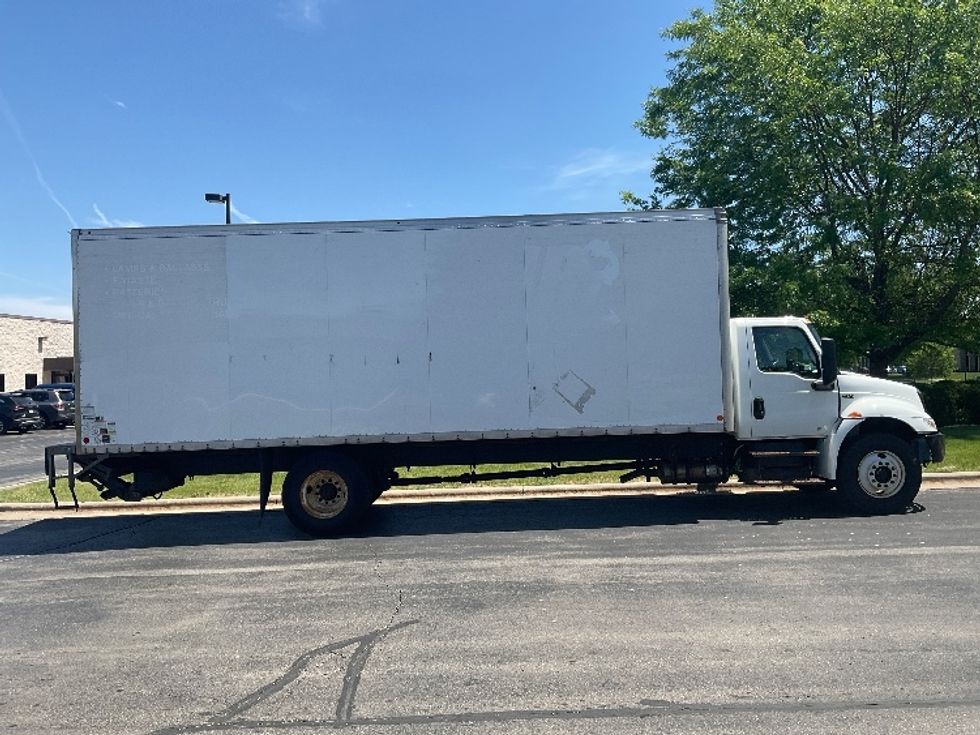 Medium Duty Box Truck-Light and Medium Duty Trucks-International-2020-MV607-De Pere-WI-308,847\n\t\tmiles-$ 26,750 - Image 12