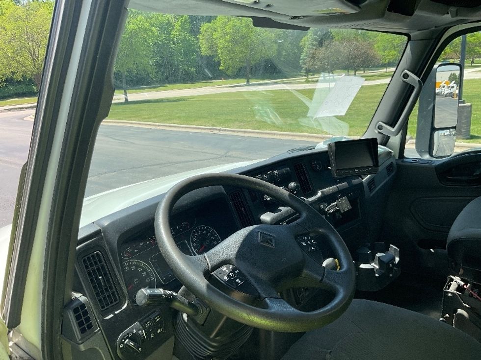 Medium Duty Box Truck-Light and Medium Duty Trucks-International-2020-MV607-De Pere-WI-308,847\n\t\tmiles-$ 26,750 - Image 15