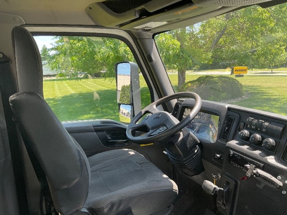 Medium Duty Box Truck-Light and Medium Duty Trucks-International-2020-MV607-De Pere-WI-308,847\n\t\tmiles-$ 26,750 - Image 19