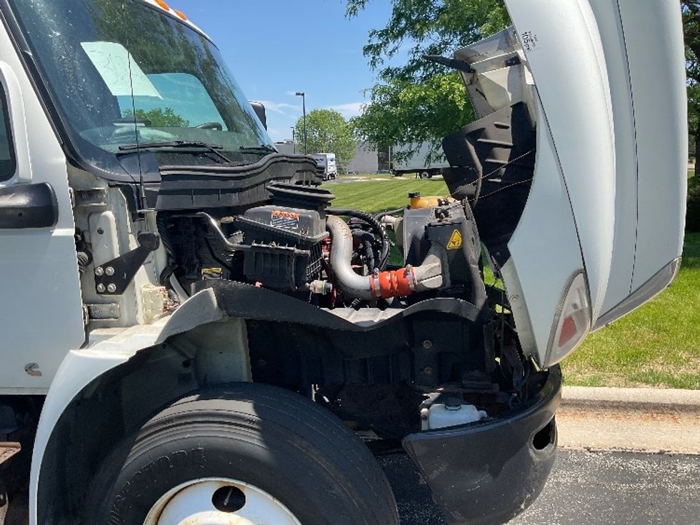 Medium Duty Box Truck-Light and Medium Duty Trucks-International-2020-MV607-De Pere-WI-308,847\n\t\tmiles-$ 26,750 - Image 20
