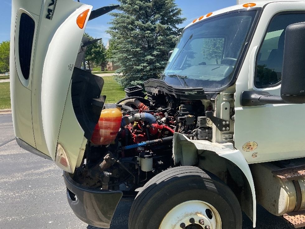 Medium Duty Box Truck-Light and Medium Duty Trucks-International-2020-MV607-De Pere-WI-308,847\n\t\tmiles-$ 26,750 - Image 21