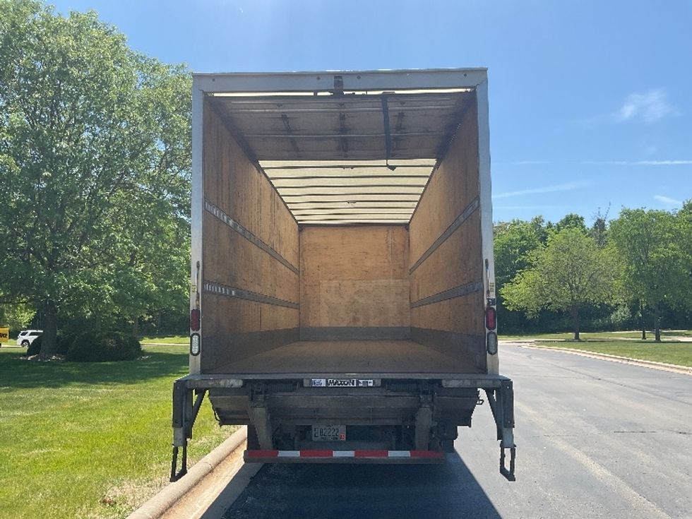 Medium Duty Box Truck-Light and Medium Duty Trucks-International-2020-MV607-De Pere-WI-308,847\n\t\tmiles-$ 26,750 - Image 5