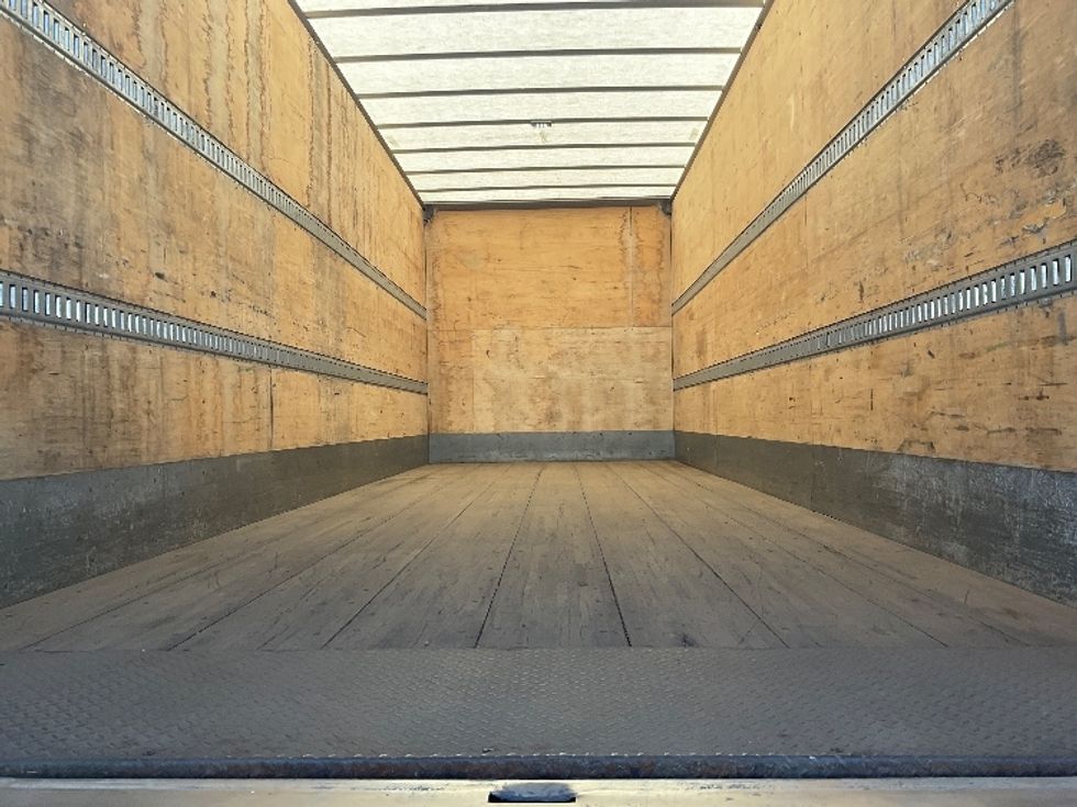 Medium Duty Box Truck-Light and Medium Duty Trucks-International-2020-MV607-De Pere-WI-308,847\n\t\tmiles-$ 26,750 - Image 7