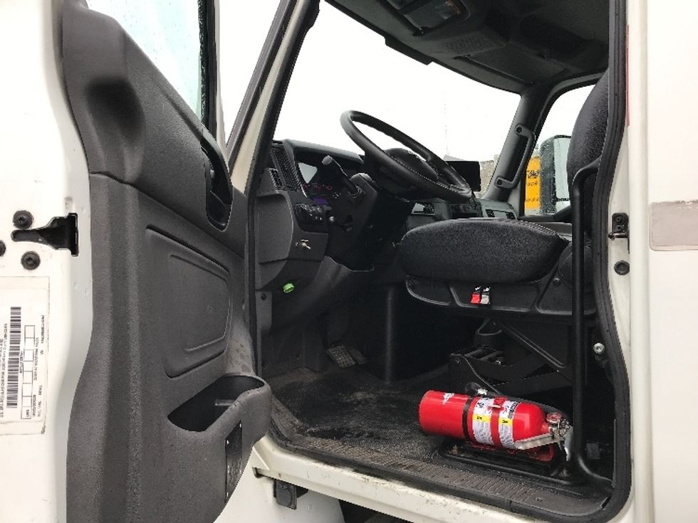 Medium Duty Box Truck-Light and Medium Duty Trucks-International-2020-MV607-Delta-BC-171,311\n\t\tkm-$ 69,500 - Image 16