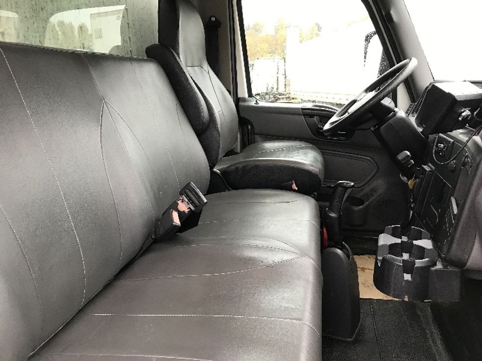 Medium Duty Box Truck-Light and Medium Duty Trucks-International-2020-MV607-Delta-BC-171,311\n\t\tkm-$ 69,500 - Image 22