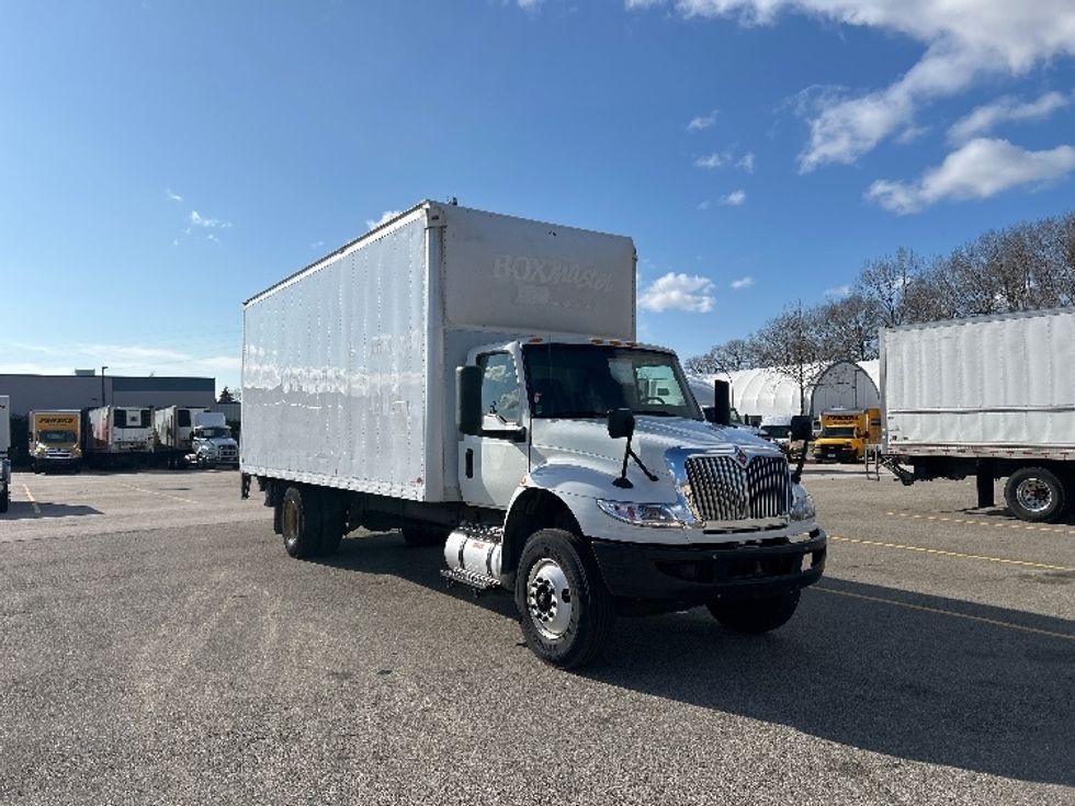 Medium Duty Box Truck-Light and Medium Duty Trucks-International-2020-MV607-Delta-BC-241,768\n\t\tkm-$ 61,500 - Image 1