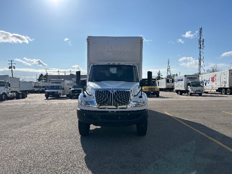 Medium Duty Box Truck-Light and Medium Duty Trucks-International-2020-MV607-Delta-BC-241,768\n\t\tkm-$ 61,500 - Image 2
