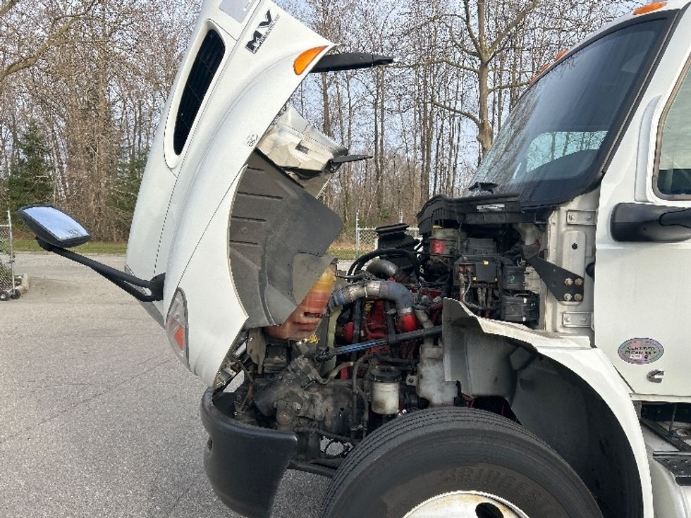 Medium Duty Box Truck-Light and Medium Duty Trucks-International-2020-MV607-Delta-BC-241,768\n\t\tkm-$ 61,500 - Image 20