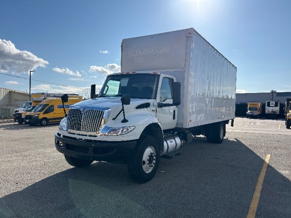 Medium Duty Box Truck-Light and Medium Duty Trucks-International-2020-MV607-Delta-BC-241,768\n\t\tkm-$ 61,500 - Image 3