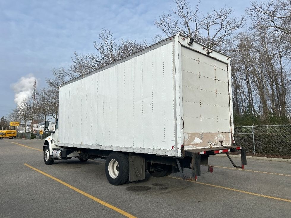 Medium Duty Box Truck-Light and Medium Duty Trucks-International-2020-MV607-Delta-BC-241,768\n\t\tkm-$ 61,500 - Image 6