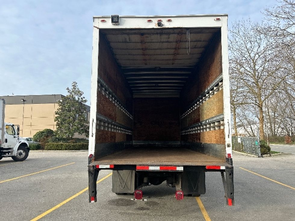 Medium Duty Box Truck-Light and Medium Duty Trucks-International-2020-MV607-Delta-BC-241,768\n\t\tkm-$ 61,500 - Image 8