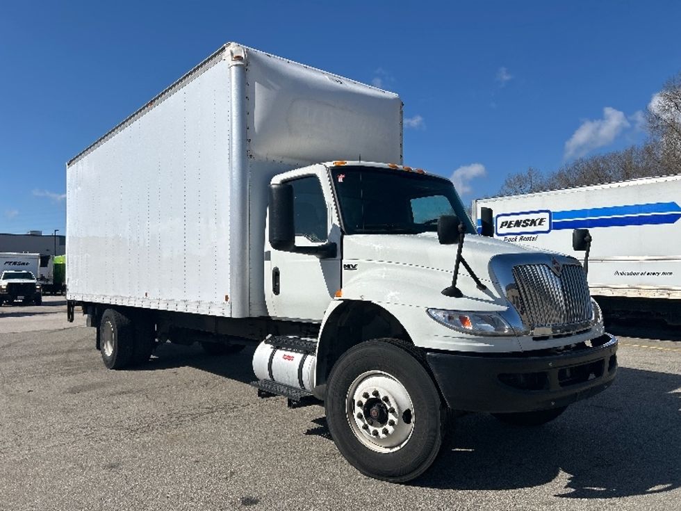 Medium Duty Box Truck-Light and Medium Duty Trucks-International-2020-MV607-Delta-BC-253,088\n\t\tkm-$ 60,000 - Image 1