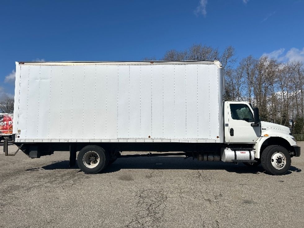 Medium Duty Box Truck-Light and Medium Duty Trucks-International-2020-MV607-Delta-BC-253,088\n\t\tkm-$ 60,000 - Image 14