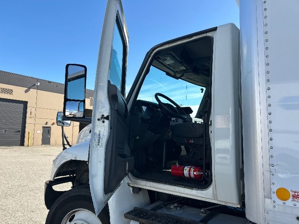 Medium Duty Box Truck-Light and Medium Duty Trucks-International-2020-MV607-Delta-BC-253,088\n\t\tkm-$ 60,000 - Image 15