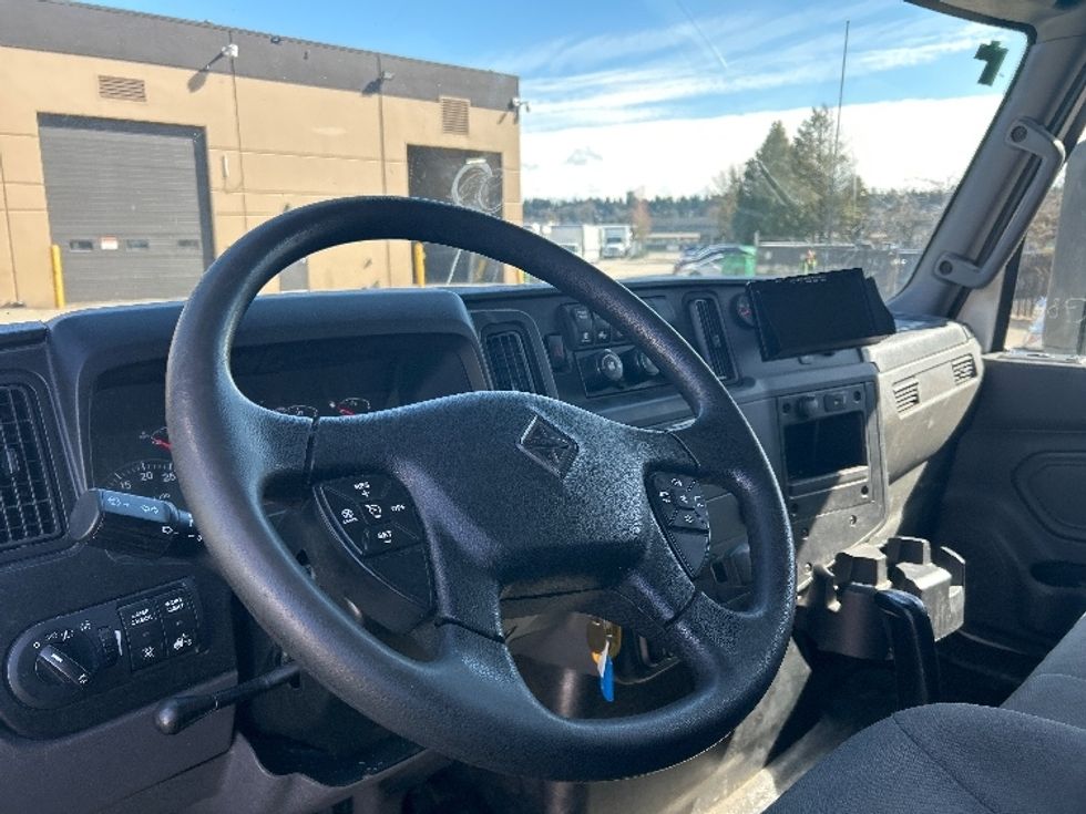 Medium Duty Box Truck-Light and Medium Duty Trucks-International-2020-MV607-Delta-BC-253,088\n\t\tkm-$ 60,000 - Image 16