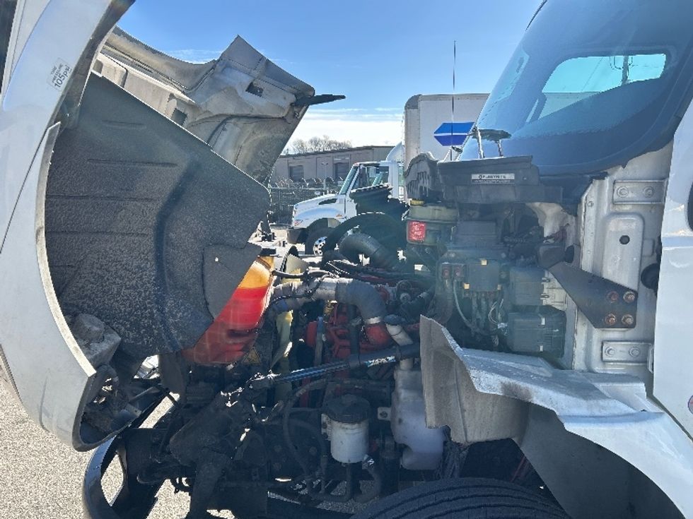 Medium Duty Box Truck-Light and Medium Duty Trucks-International-2020-MV607-Delta-BC-253,088\n\t\tkm-$ 60,000 - Image 23