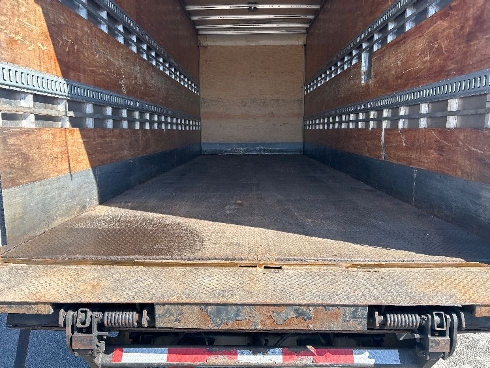 Medium Duty Box Truck-Light and Medium Duty Trucks-International-2020-MV607-Delta-BC-253,088\n\t\tkm-$ 60,000 - Image 9
