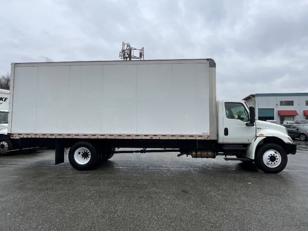 Medium Duty Box Truck-Light and Medium Duty Trucks-International-2020-MV607-Delta-BC-73,911\n\t\tkm-$ 78,750 - Image 14