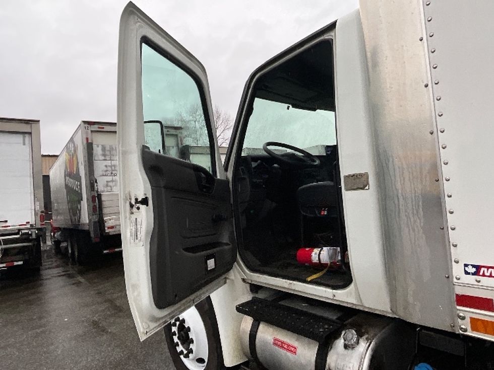 Medium Duty Box Truck-Light and Medium Duty Trucks-International-2020-MV607-Delta-BC-73,911\n\t\tkm-$ 78,750 - Image 15