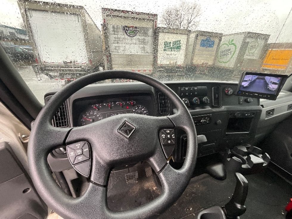 Medium Duty Box Truck-Light and Medium Duty Trucks-International-2020-MV607-Delta-BC-73,911\n\t\tkm-$ 78,750 - Image 16