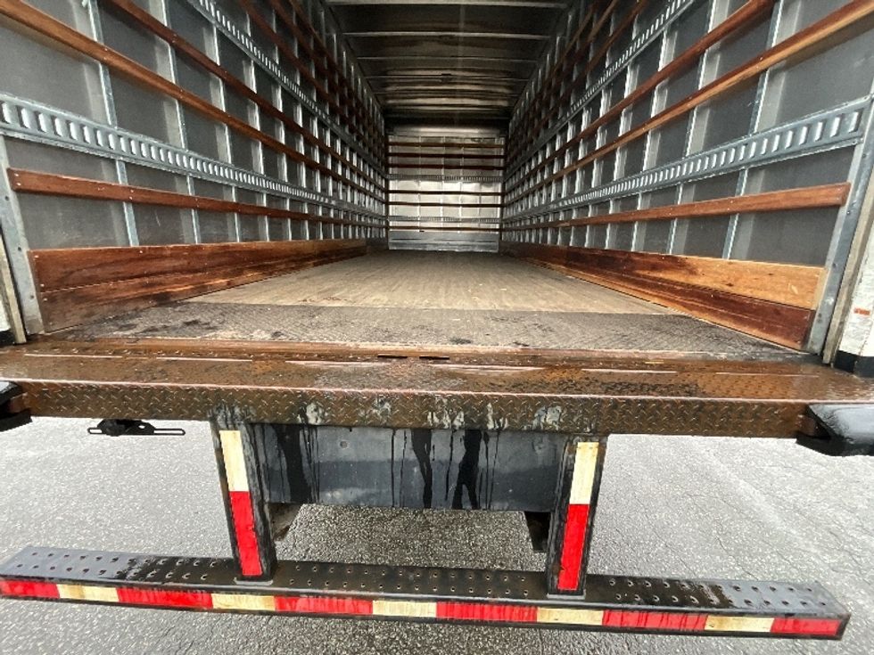 Medium Duty Box Truck-Light and Medium Duty Trucks-International-2020-MV607-Delta-BC-73,911\n\t\tkm-$ 78,750 - Image 9