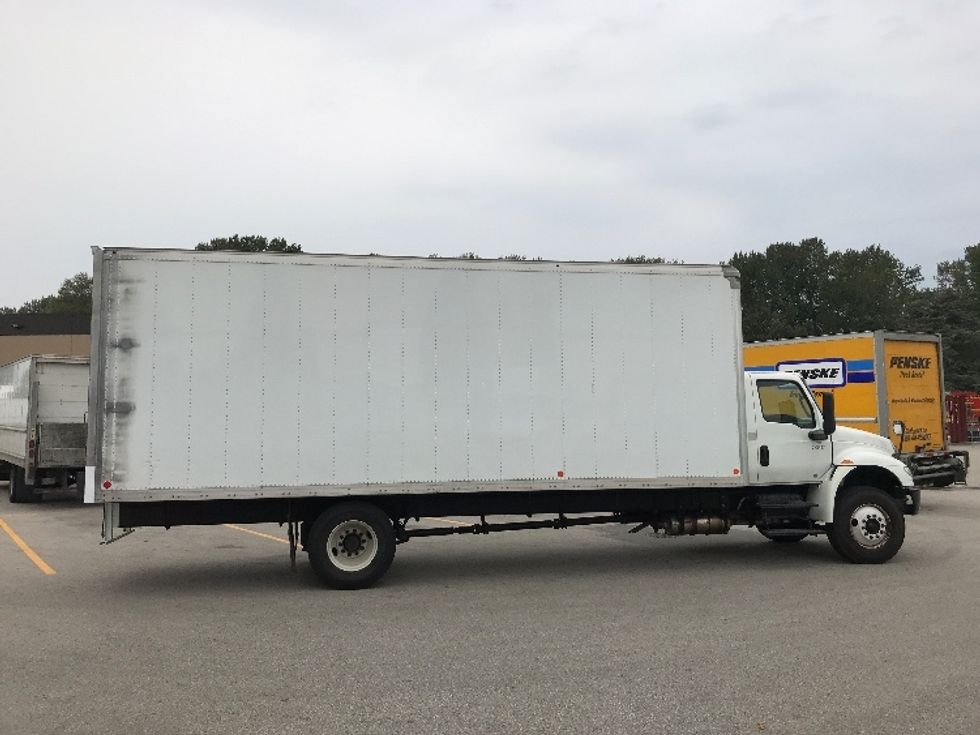 Medium Duty Box Truck-Light and Medium Duty Trucks-International-2020-MV607-Delta-BC-84,999\n\t\tkm-$ 79,750 - Image 14
