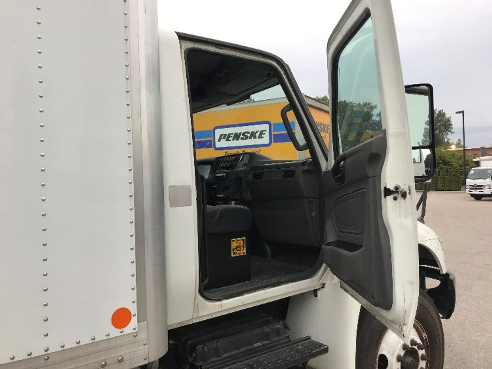 Medium Duty Box Truck-Light and Medium Duty Trucks-International-2020-MV607-Delta-BC-84,999\n\t\tkm-$ 79,750 - Image 17