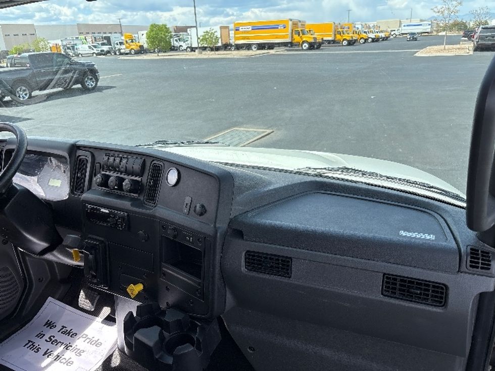 Medium Duty Box Truck-Light and Medium Duty Trucks-International-2020-MV607-Denver-CO-155,347\n\t\tmiles-$ 47,000 - Image 20
