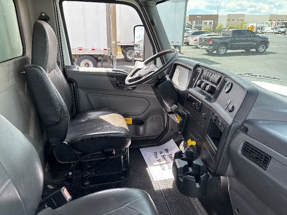 Medium Duty Box Truck-Light and Medium Duty Trucks-International-2020-MV607-Denver-CO-155,347\n\t\tmiles-$ 47,000 - Image 21