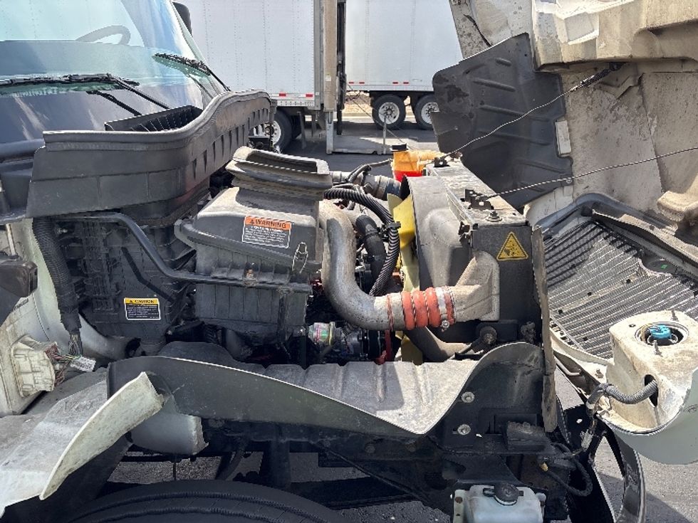 Medium Duty Box Truck-Light and Medium Duty Trucks-International-2020-MV607-Denver-CO-155,347\n\t\tmiles-$ 47,000 - Image 22