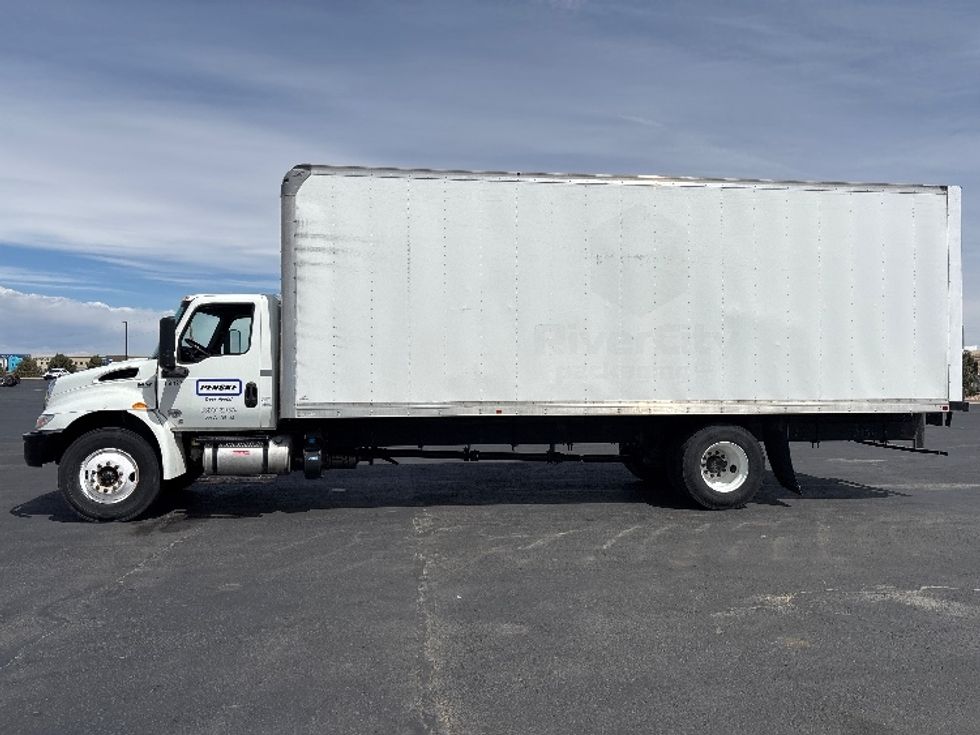 Medium Duty Box Truck-Light and Medium Duty Trucks-International-2020-MV607-Denver-CO-155,347\n\t\tmiles-$ 47,000 - Image 4