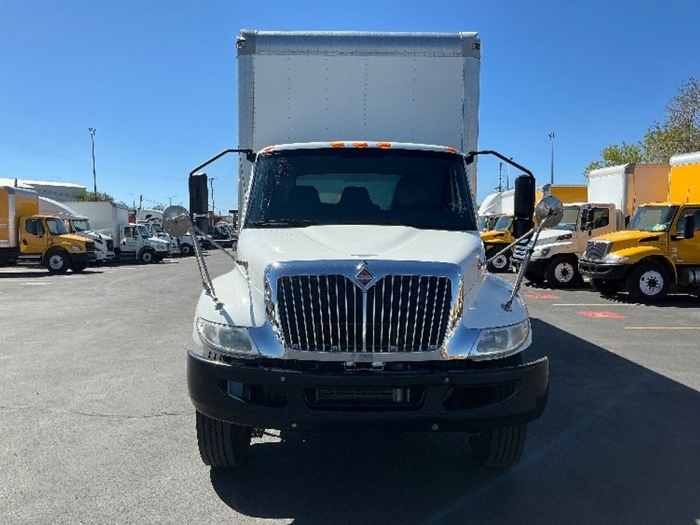 Medium Duty Box Truck-Light and Medium Duty Trucks-International-2020-MV607-Denver-CO-181,773\n\t\tmiles-$ 50,250 - Image 2
