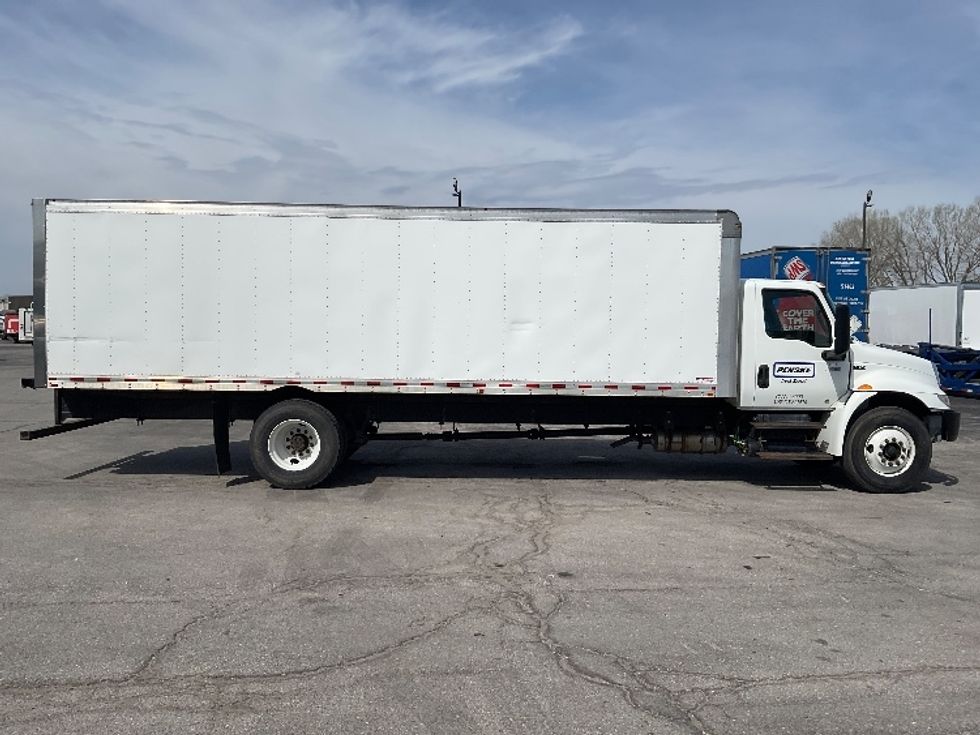 Medium Duty Box Truck-Light and Medium Duty Trucks-International-2020-MV607-Denver-CO-84,864\n\t\tmiles-$ 57,250 - Image 14