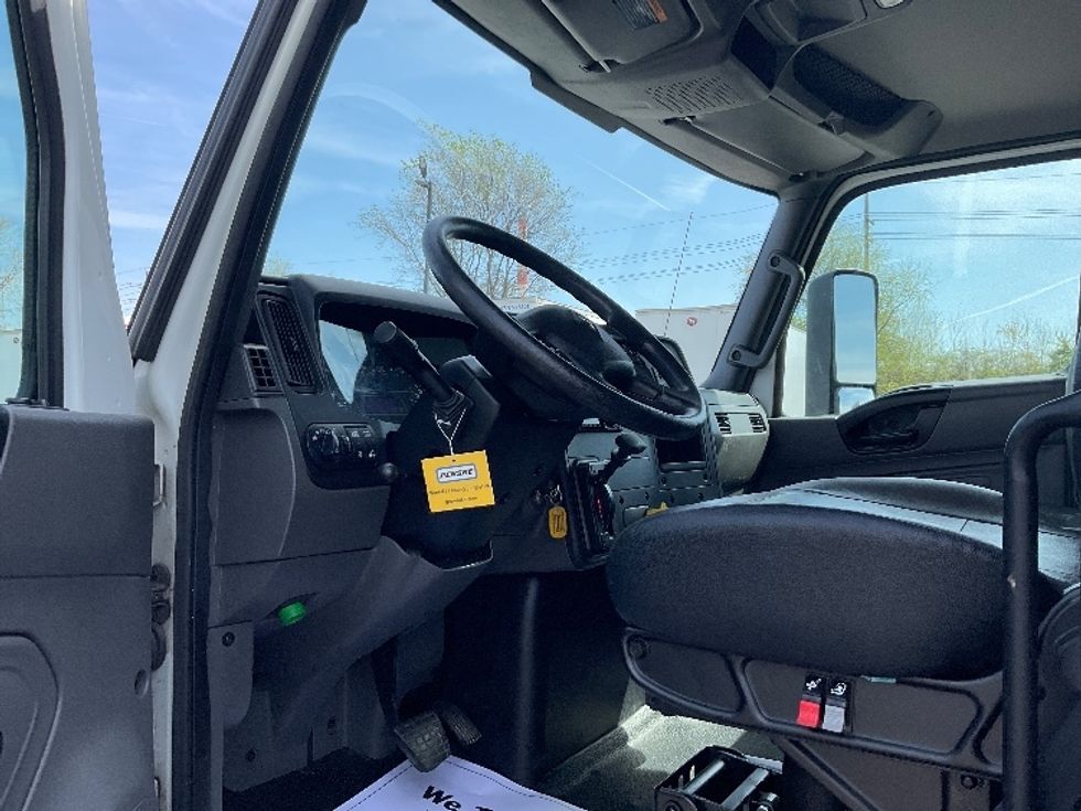 Medium Duty Box Truck-Light and Medium Duty Trucks-International-2020-MV607-Denver-CO-84,864\n\t\tmiles-$ 57,250 - Image 15