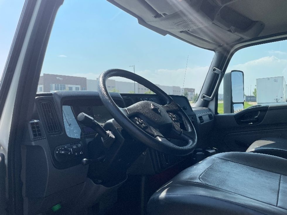 Medium Duty Box Truck-Light and Medium Duty Trucks-International-2020-MV607-Denver-CO-84,864\n\t\tmiles-$ 57,250 - Image 17