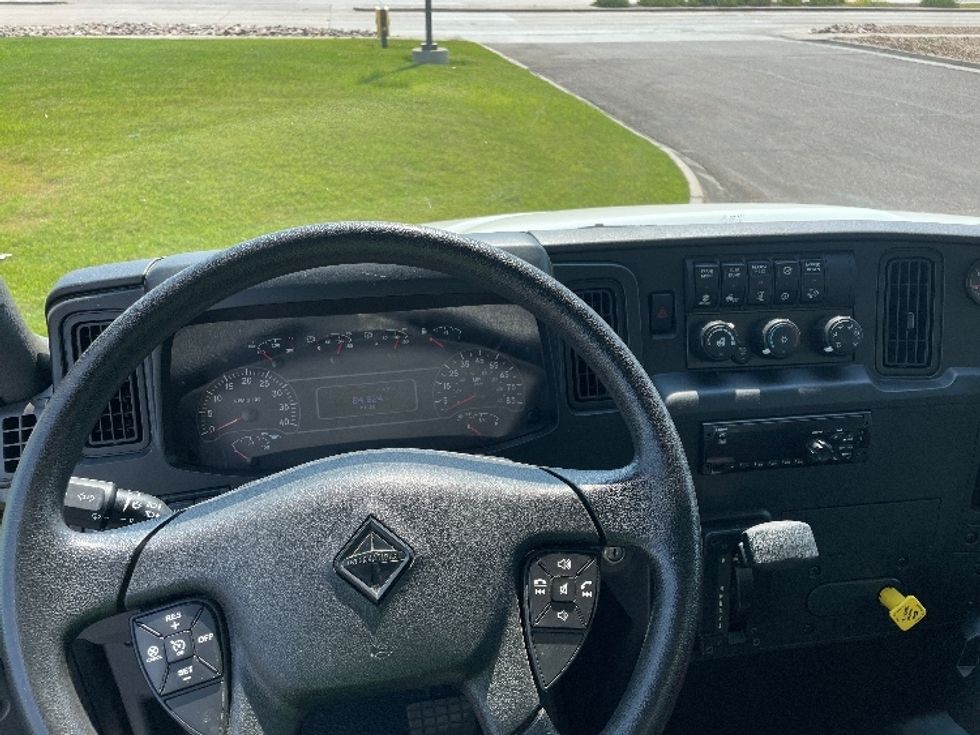 Medium Duty Box Truck-Light and Medium Duty Trucks-International-2020-MV607-Denver-CO-84,864\n\t\tmiles-$ 57,250 - Image 18