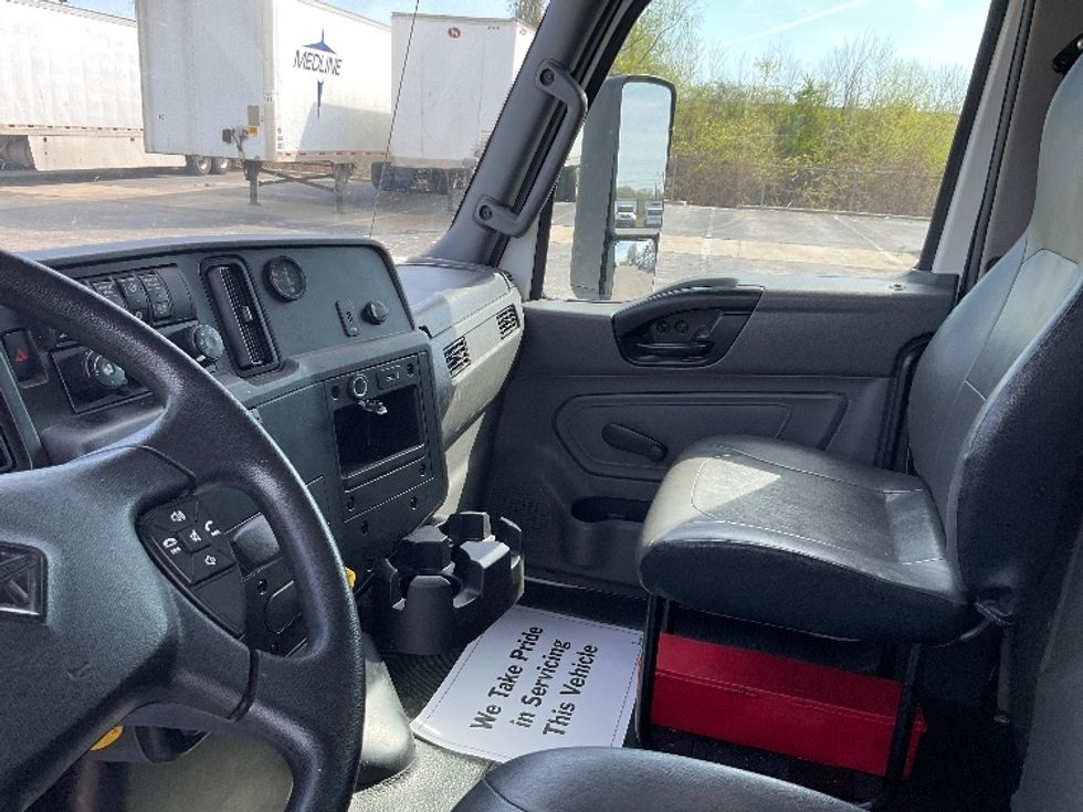 Medium Duty Box Truck-Light and Medium Duty Trucks-International-2020-MV607-Denver-CO-84,864\n\t\tmiles-$ 57,250 - Image 18