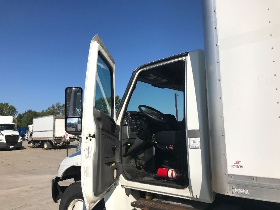 Medium Duty Box Truck-Light and Medium Duty Trucks-International-2020-MV607-Des Moines-IA-106,275\n\t\tmiles-$ 44,750 - Image 16