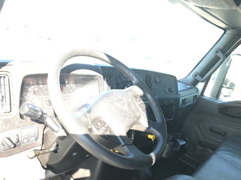 Medium Duty Box Truck-Light and Medium Duty Trucks-International-2020-MV607-Des Moines-IA-106,275\n\t\tmiles-$ 44,750 - Image 17