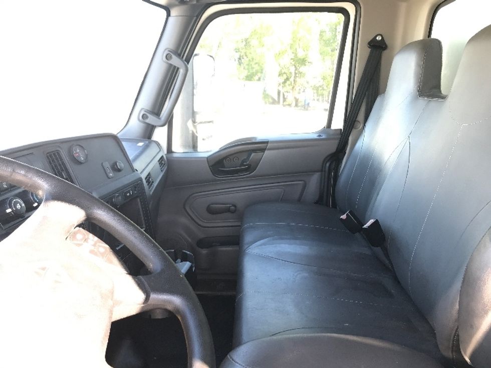 Medium Duty Box Truck-Light and Medium Duty Trucks-International-2020-MV607-Des Moines-IA-106,275\n\t\tmiles-$ 44,750 - Image 19