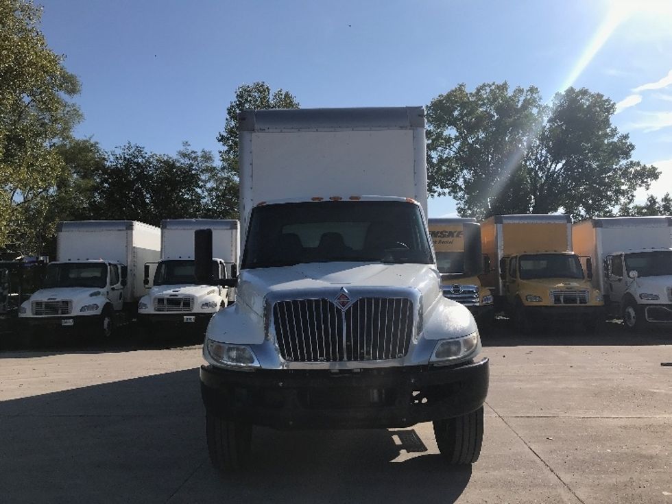 Medium Duty Box Truck-Light and Medium Duty Trucks-International-2020-MV607-Des Moines-IA-106,275\n\t\tmiles-$ 44,750 - Image 2