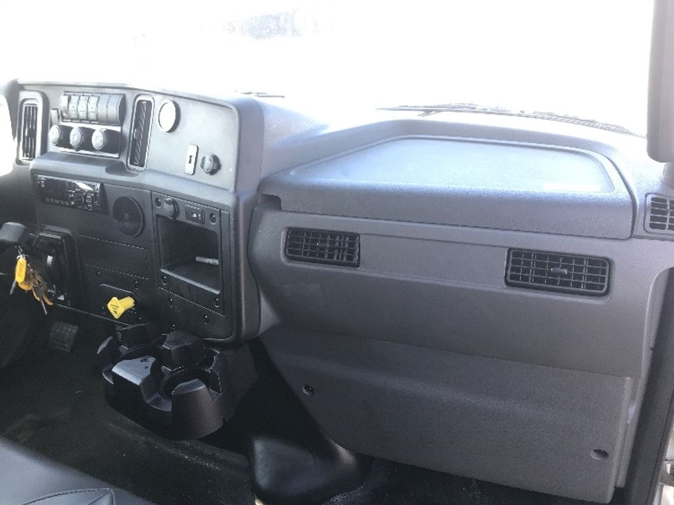 Medium Duty Box Truck-Light and Medium Duty Trucks-International-2020-MV607-Des Moines-IA-106,275\n\t\tmiles-$ 44,750 - Image 21