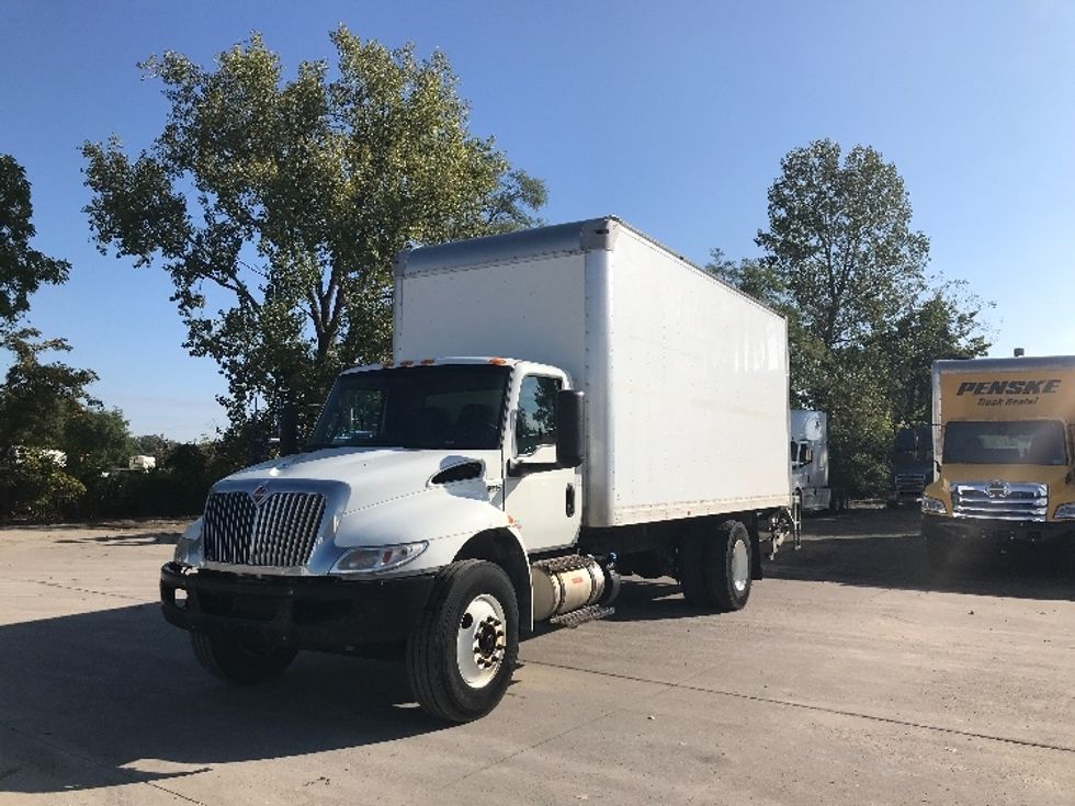 Medium Duty Box Truck-Light and Medium Duty Trucks-International-2020-MV607-Des Moines-IA-106,275\n\t\tmiles-$ 44,750 - Image 3