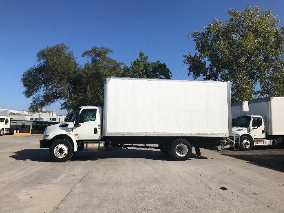 Medium Duty Box Truck-Light and Medium Duty Trucks-International-2020-MV607-Des Moines-IA-106,275\n\t\tmiles-$ 44,750 - Image 4