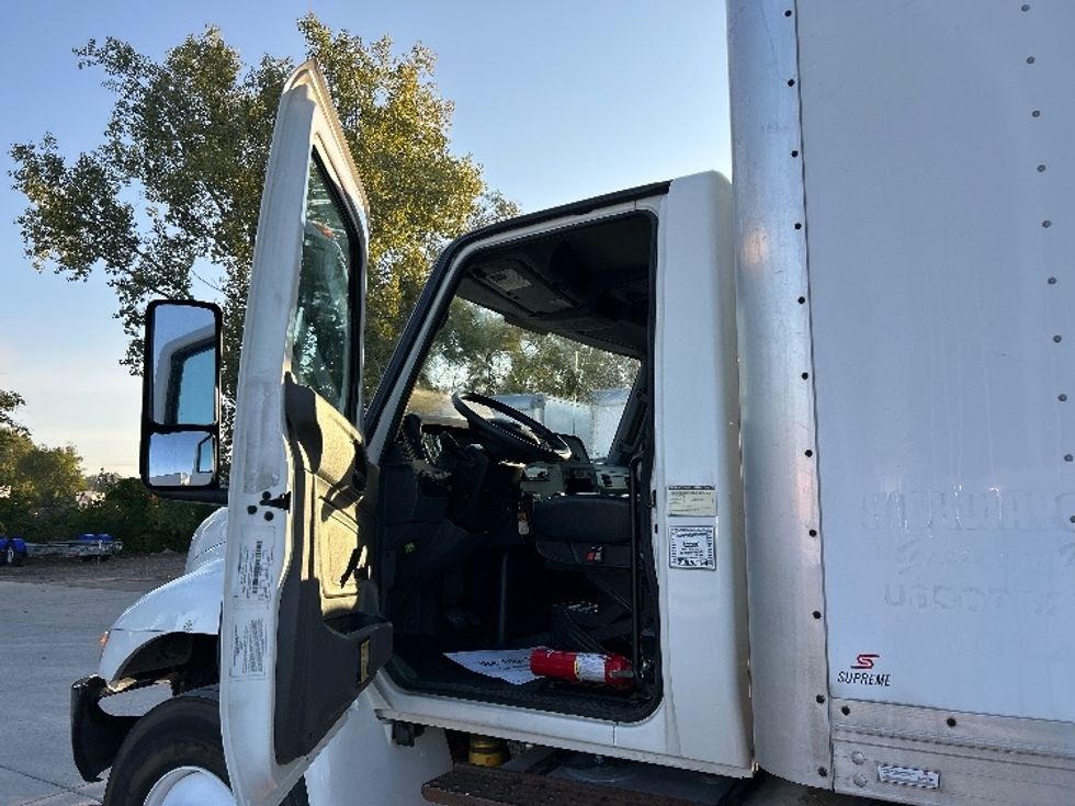 Medium Duty Box Truck-Light and Medium Duty Trucks-International-2020-MV607-Des Moines-IA-356,189\n\t\tmiles-$ 21,750 - Image 16