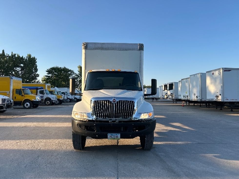 Medium Duty Box Truck-Light and Medium Duty Trucks-International-2020-MV607-Des Moines-IA-356,189\n\t\tmiles-$ 21,750 - Image 2