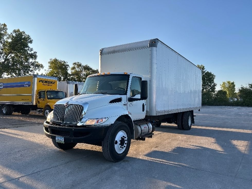 Medium Duty Box Truck-Light and Medium Duty Trucks-International-2020-MV607-Des Moines-IA-356,189\n\t\tmiles-$ 21,750 - Image 3