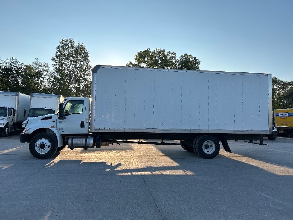 Medium Duty Box Truck-Light and Medium Duty Trucks-International-2020-MV607-Des Moines-IA-356,189\n\t\tmiles-$ 21,750 - Image 4
