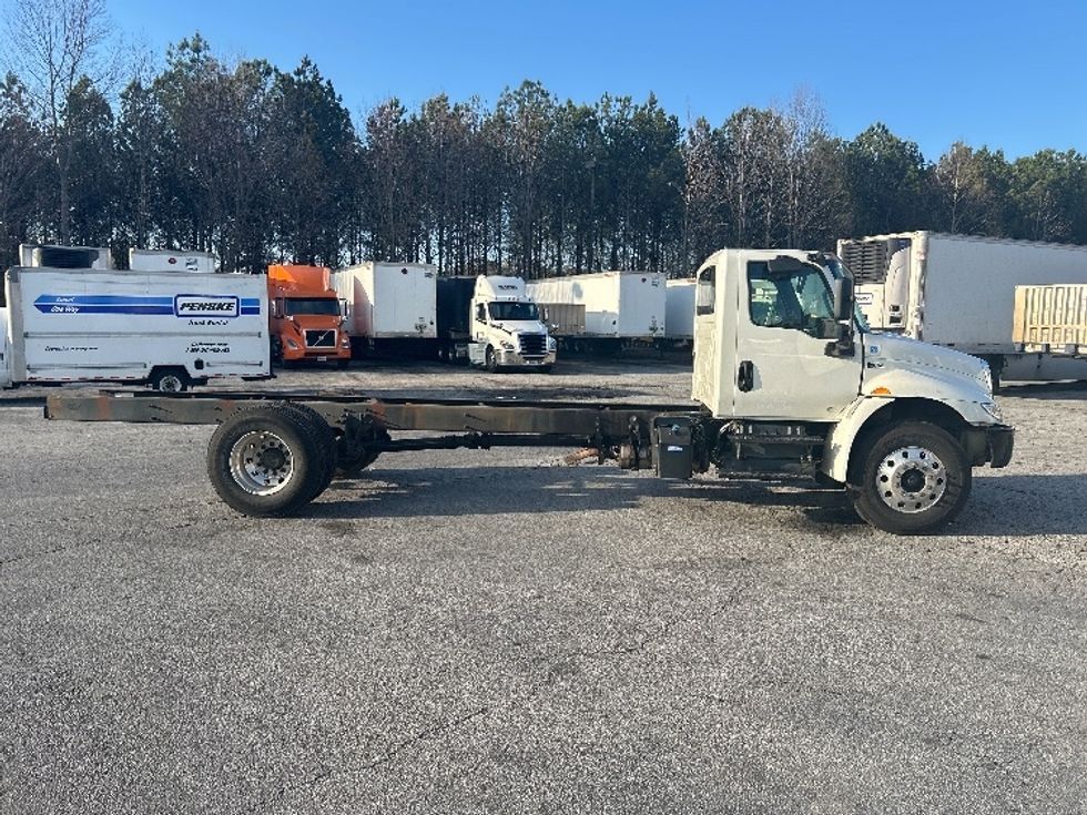 Medium Duty Box Truck-Light and Medium Duty Trucks-International-2020-MV607-Duluth-GA-354,348\n\t\tmiles-$ 21,750 - Image 10