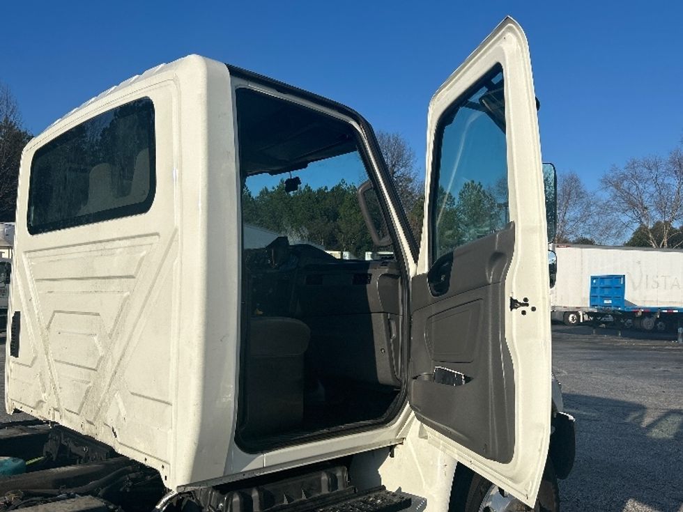 Medium Duty Box Truck-Light and Medium Duty Trucks-International-2020-MV607-Duluth-GA-354,348\n\t\tmiles-$ 21,750 - Image 15
